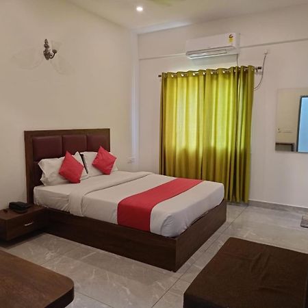 Hotel Dreams Inn Bangalore Esterno foto