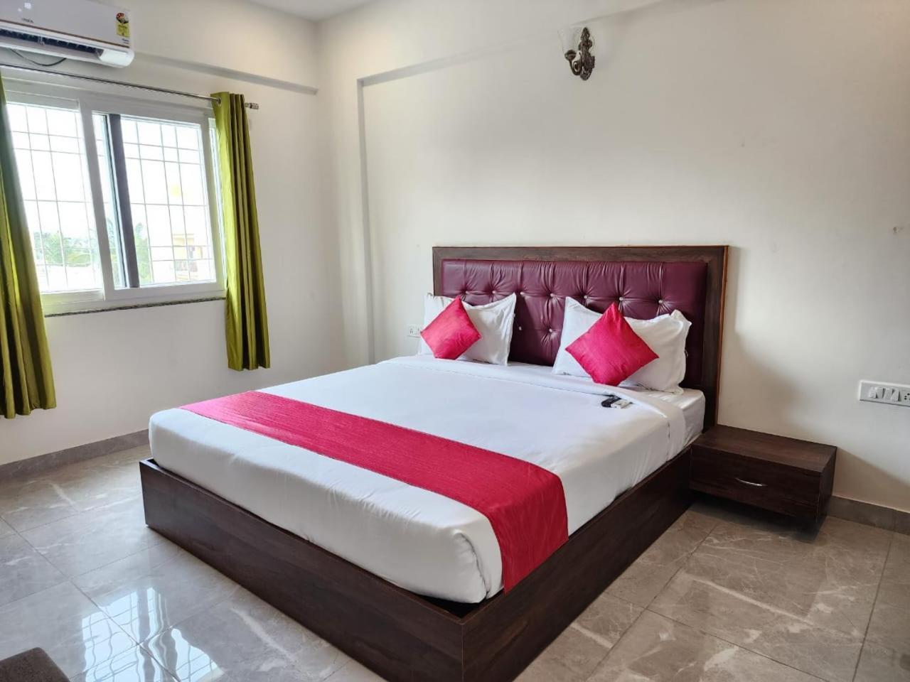 Hotel Dreams Inn Bangalore Esterno foto