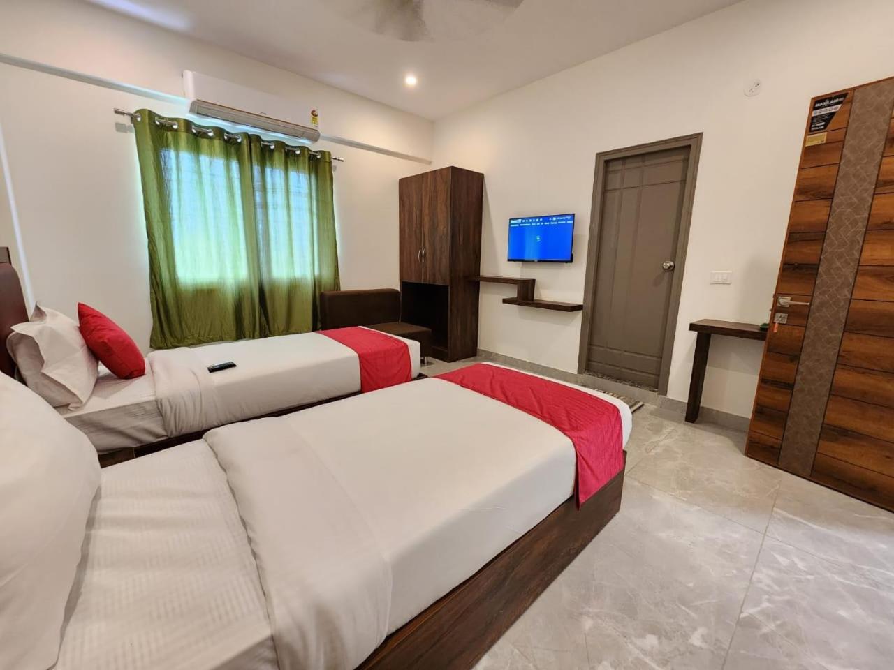 Hotel Dreams Inn Bangalore Esterno foto