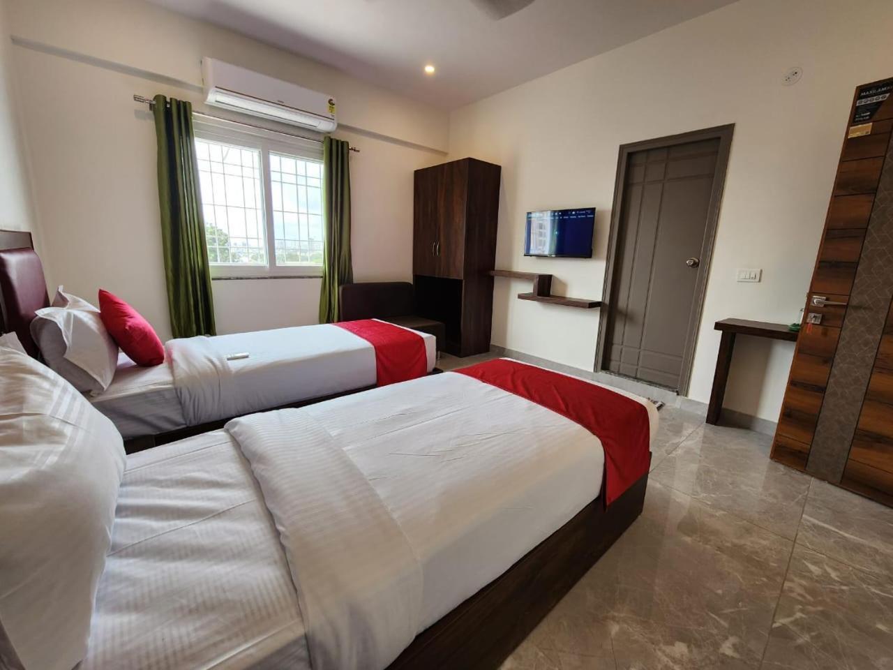 Hotel Dreams Inn Bangalore Esterno foto