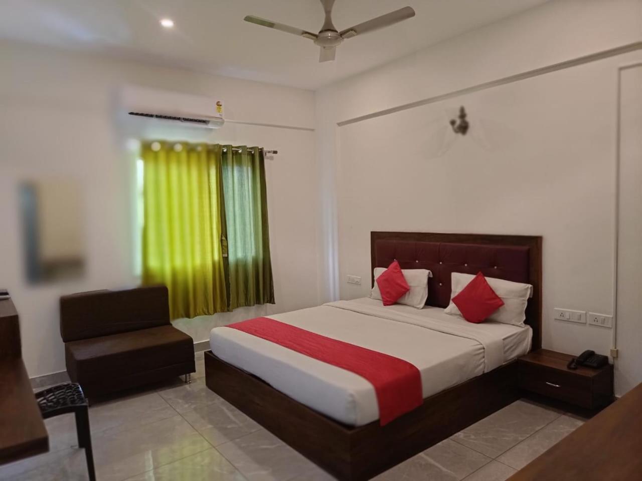 Hotel Dreams Inn Bangalore Esterno foto
